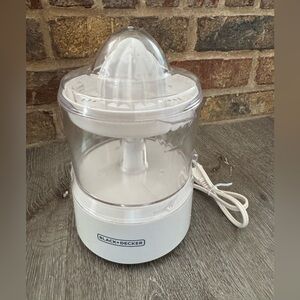 BLACK+DECKER 32oz Citrus Juicer